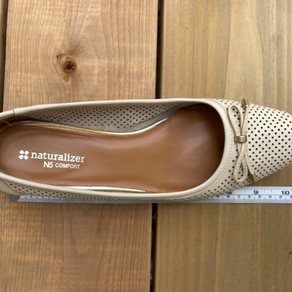 Naturalizer N5 Comfort Low Wedge Shoes – Size 8W (Cream) - Picture 4 of 9
